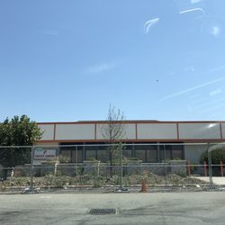 T Coffee Lovers - Side of building