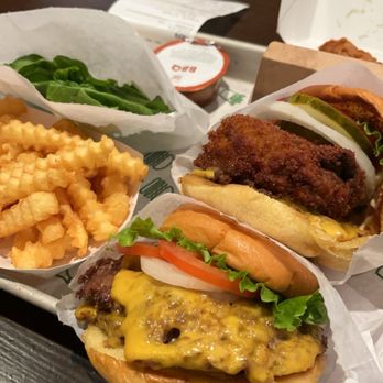 Shake Shack Rice Village - Cheeseburger - Burgers Near Me - Houston, Texas Shake Shack Rice Village - Cheeseburger - Burgers Near Me - Houston, Texas