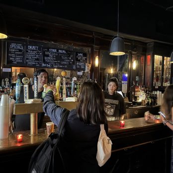 Mercury Lounge - Front bar - Music Venues Near Me - New York, New York Mercury Lounge - Front bar - Music Venues Near Me - New York, New York