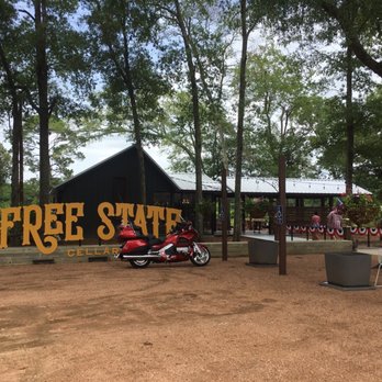Free State Cellars - Wine Tours Near Me - Orange, Texas