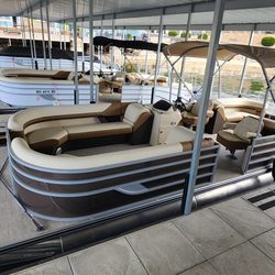 Captain Bob's Boat Rental & Charters - Our new 27ft 200hp tritoon.