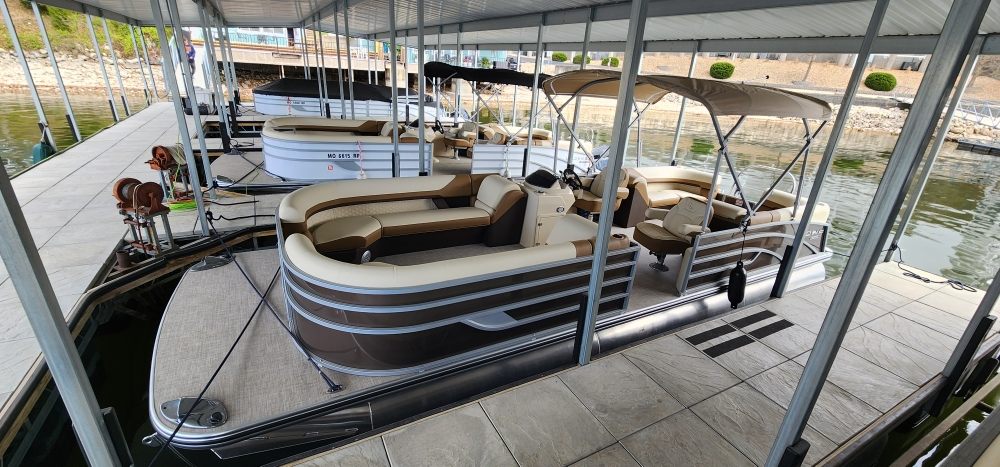 Captain Bob's Boat Rental & Charters Logo