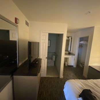 Hyatt House Pleasanton - Bedroom - Hotels Near Me - Pleasanton, California Hyatt House Pleasanton - Bedroom - Hotels Near Me - Pleasanton, California
