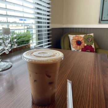 Sip & Sit with ME - Iced Latte w/ Almond Milk and Vanilla - Coffee & Tea Near Me - San Antonio, Texas Sip & Sit with ME - Iced Latte w/ Almond Milk and Vanilla - Coffee & Tea Near Me - San Antonio, Texas