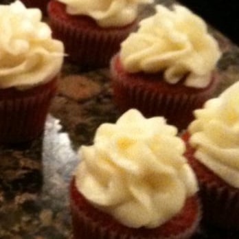 Pink n Moist - Mini Red Velvet - Desserts Near Me Pink n Moist - Mini Red Velvet - Desserts Near Me