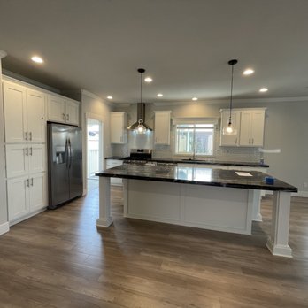 Advantage Homes - Kitchen with Gathering Island - Real Estate Services Near Me - San Jose, California Advantage Homes - Kitchen with Gathering Island - Real Estate Services Near Me - San Jose, California