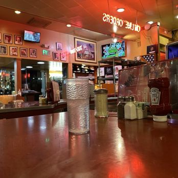 Bob’s Big Boy - Inside - seating at the bar - American Near Me - Burbank, California