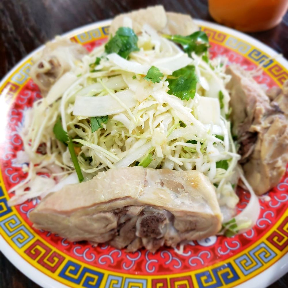 Le Bledo Eatery - Cabbage slaw and duck - Vietnamese Near Me - Springfield, Virginia Le Bledo Eatery - Cabbage slaw and duck - Vietnamese Near Me - Springfield, Virginia