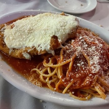 La Cucina Di Mamma - Chicken parmigiana - Italian Near Me - Niagara Falls, New York