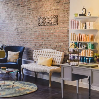Sogna di Vita - Sogna di Vita's waiting lounge - Hair Salons Near Me - Chicago, Illinois Sogna di Vita - Sogna di Vita's waiting lounge - Hair Salons Near Me - Chicago, Illinois