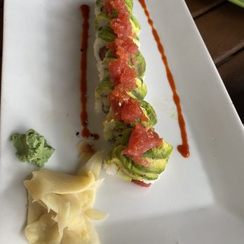 Dive Bar Restaurant - Spicy tuna roll - Seafood Near Me - Jupiter, Florida