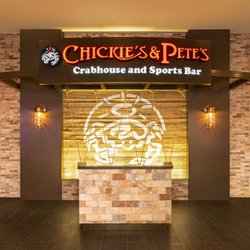 Chickie's & Pete's - Chickie's & Pete's view main entrance with host podium.
