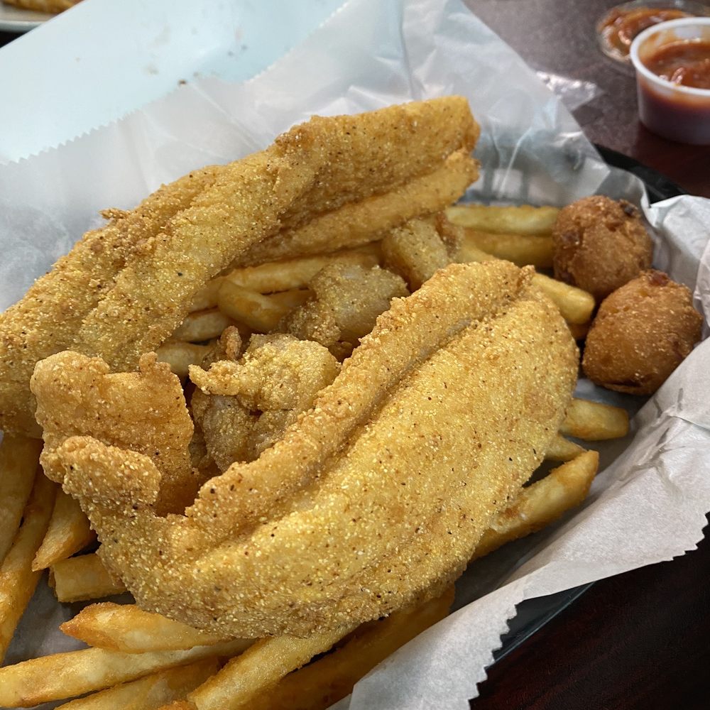 Pawpaw's Catfish Kitchen - Catfish and fried shrimp basket - Cajun/Creole Near Me - Sevierville, Tennessee Pawpaw's Catfish Kitchen - Catfish and fried shrimp basket - Cajun/Creole Near Me - Sevierville, Tennessee