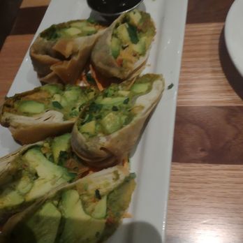 BJ's Restaurant & Brewhouse - Avocado egg rolls - New American Near Me - Glendale, California