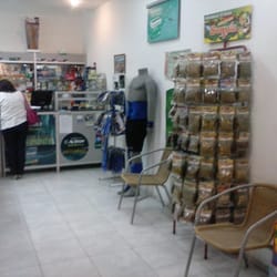 Farmacia Mora - Algunos productos en exhibición.