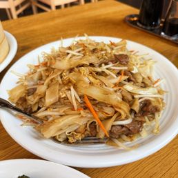 Stir-fried Flat Rice Noodles