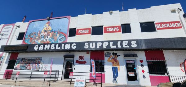 Spinettis Gaming Supplies by null