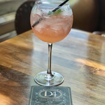 D4 Irish Pub & Cafe - Grapefruit Rose' Spritz - Irish Pub Near Me - Chicago, Illinois