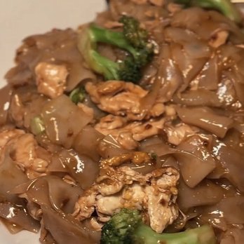 Flying Tiger Thai Restaurant - Pad See Ew - Thai Near Me - Castle Hills, Texas Flying Tiger Thai Restaurant - Pad See Ew - Thai Near Me - Castle Hills, Texas