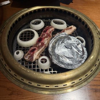 Aka-Oni - Beef ribs and onions - Barbeque Near Me - Indianapolis, Indiana Aka-Oni - Beef ribs and onions - Barbeque Near Me - Indianapolis, Indiana