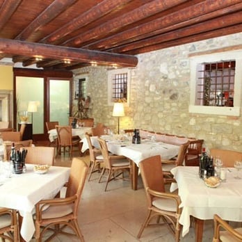 Locanda Gallehus - Interno locale - Italian Near Me - Lazise, VR Locanda Gallehus - Interno locale - Italian Near Me - Lazise, VR