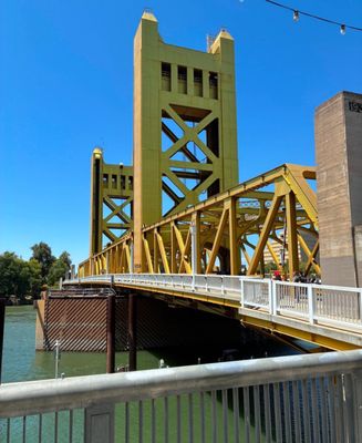 Tower Bridge by null