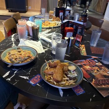 Dave & Buster's Ala Moana - Inside tables - Arcades Near Me - Honolulu, Hawaii