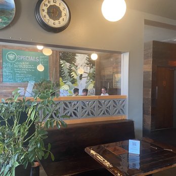 Oak - Interior - Burgers Near Me - Seattle, Washington Oak - Interior - Burgers Near Me - Seattle, Washington