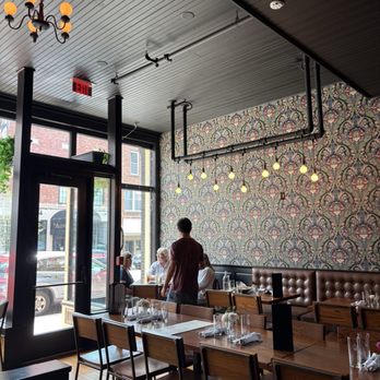 Bickerdyke Table & Tap - Inside seating - Salad Near Me - Mt Vernon, Ohio