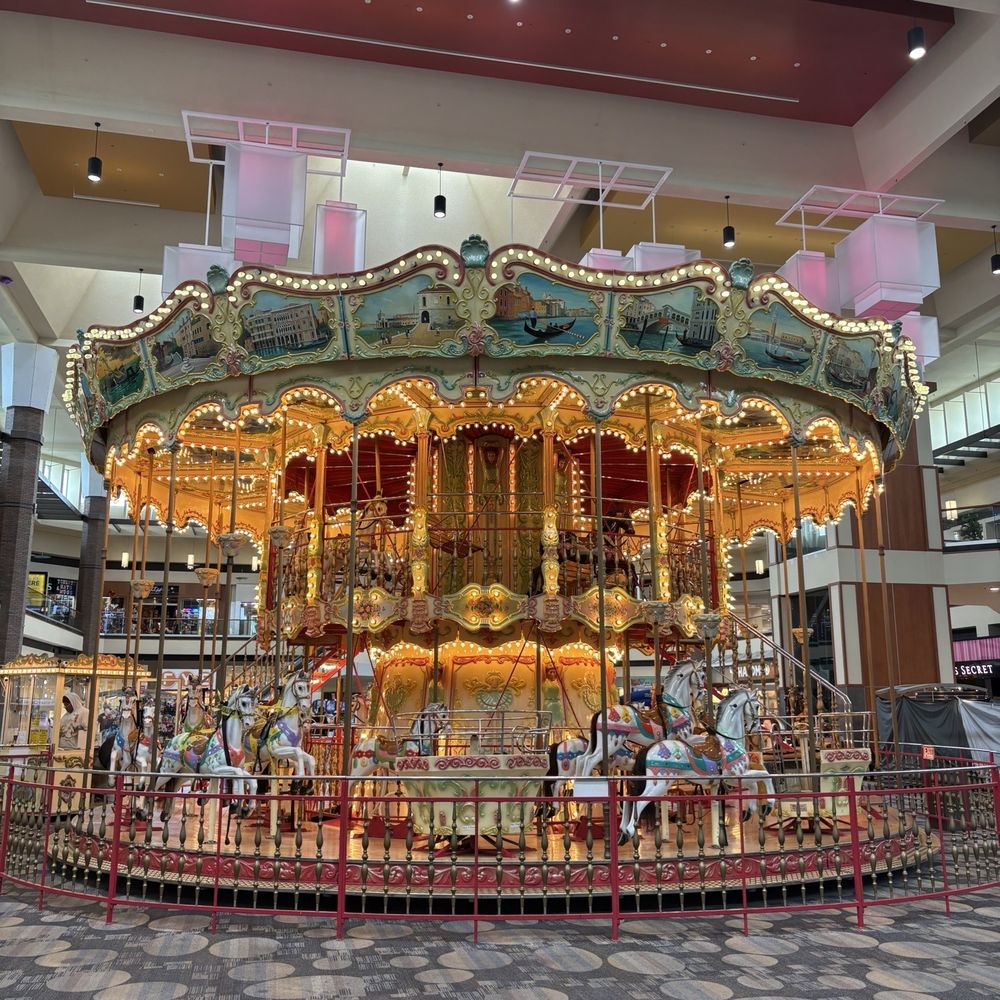 Maplewood Mall - August 2025 - Shopping Centers Near Me - Saint Paul, Minnesota