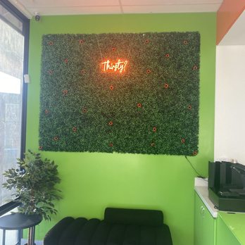 Juice Breeze - Atmosphere & Vibes - Juice Bars & Smoothies Near Me - El Sobrante, California