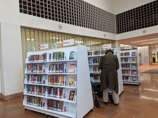 Central Library by null