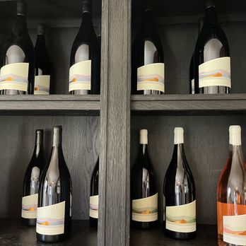Eden Rift Vineyards - Wine Tasting Room Near Me - Hollister, California Eden Rift Vineyards - Wine Tasting Room Near Me - Hollister, California