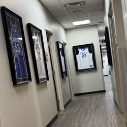 Ellis & Badenhausen Orthopaedics, PSC - Walls lined with athlete's jerseys doesn't give you the right to be dismissive and arrogant