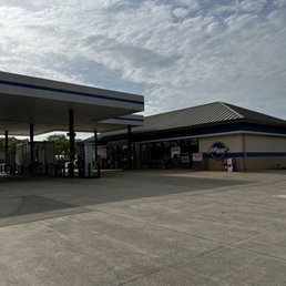 Exterior photo of Racetrac Petroleum - Athens, Alabama Exterior photo of Racetrac Petroleum - Athens, Alabama
