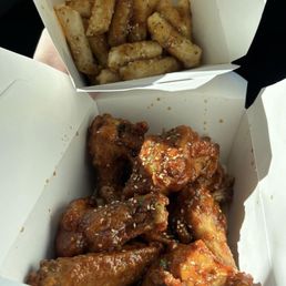 Galbi chicken wings and rice cakes