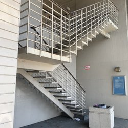 Comotronic - Stairs to take to get to Comotronics