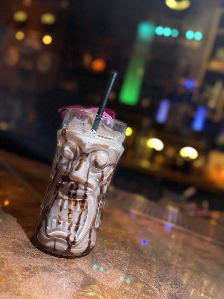 COCKTAILS & SCREAMS 511 Photos & 162 Reviews Cocktail Bars 39 W