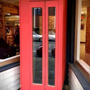 Rhody Roots - Cool phone booth entryway! - Gluten-Free Near Me - Warren, Rhode Island