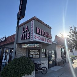LA Tile and Kitchens