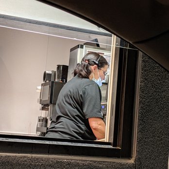 McDonald's - Worker not wearing her mask properly. We are seeing a surge in cases in Arizona and this woman isn't taking it seriously. - Fast Food Near Me - Catalina, Arizona
