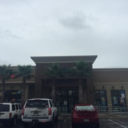 7-Eleven - The 7-11 from the outside view