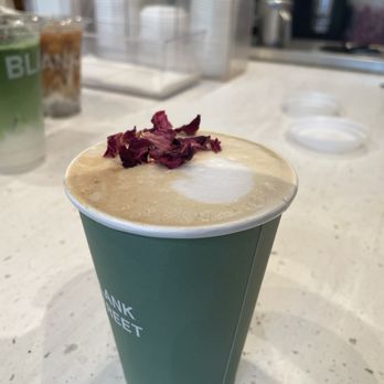 Blank Street - Daydream Latte - Coffee & Tea Near Me - Washington, DC, District of Columbia