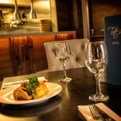 Tates Bar & Grill