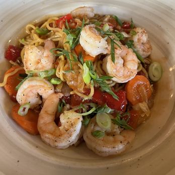 Kona Cafe - Stir-fry noodles with shrimp wow - Sushi Bars Near Me - Lake Buena Vista, Florida