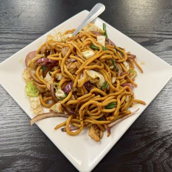 Mama Lu's - Shanghai Style Chow Mein with Chicken - Taiwanese Near Me - West Covina, California Mama Lu's - Shanghai Style Chow Mein with Chicken - Taiwanese Near Me - West Covina, California
