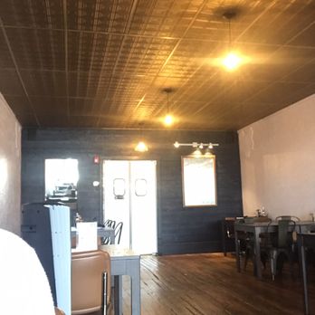 Francis & Mount - Inside dining room. - Bars Near Me - Crawfordsville, Indiana Francis & Mount - Inside dining room. - Bars Near Me - Crawfordsville, Indiana