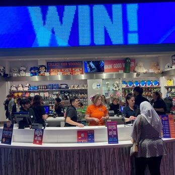 Dave & Buster's Schaumburg - Sports Bars Near Me - Schaumburg, Illinois