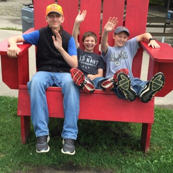 Mullin's Short Stop - What can I say?  A gigantic red chair is always a big draw. - Ice Cream & Frozen Yogurt Near Me - Columbus, Wisconsin