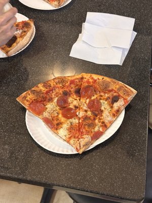 Ernesto's Pizza by null